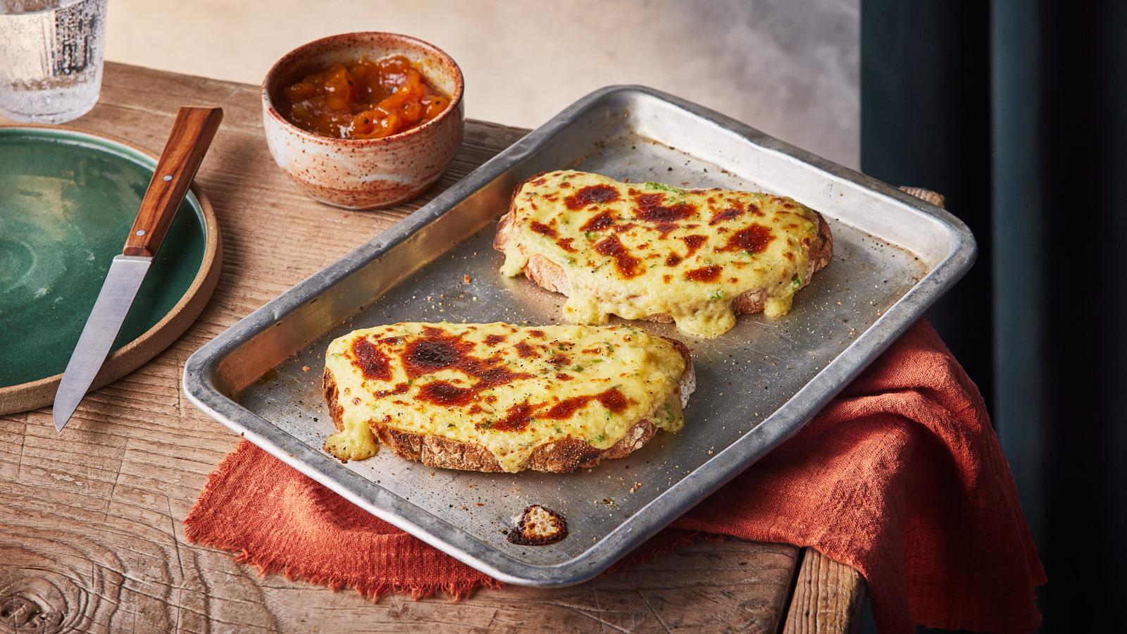 Delicious chilli cheese toast in 30 minutes!